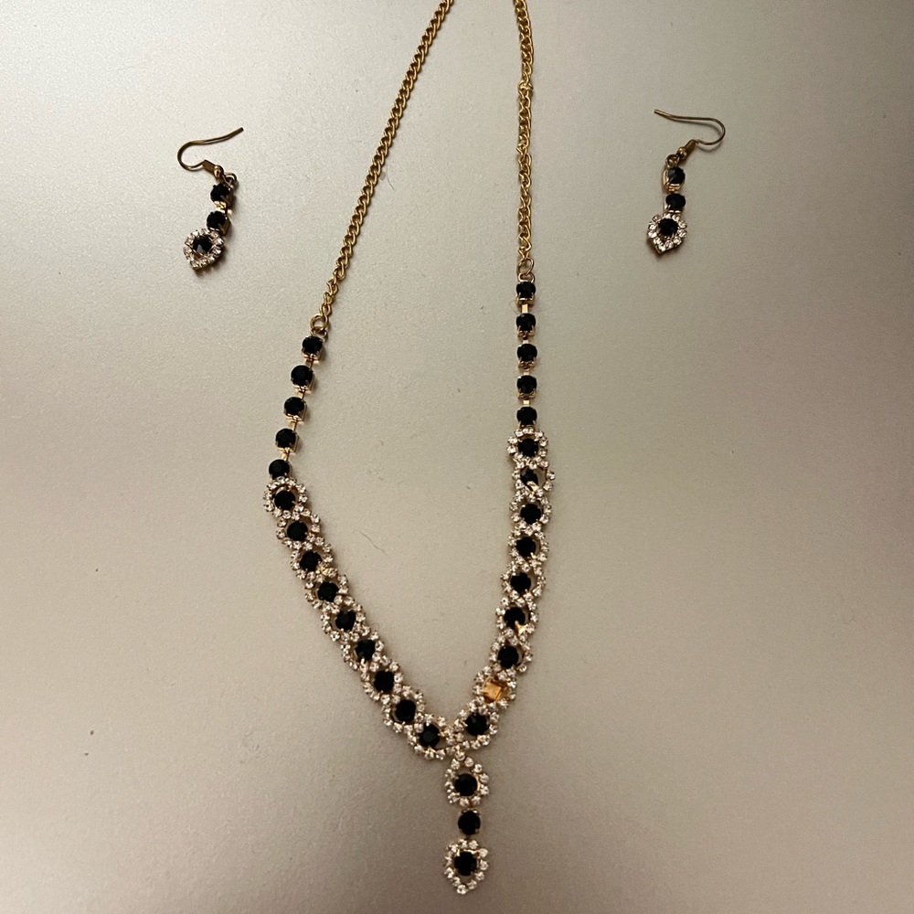 Black diamonds earring and necklace set